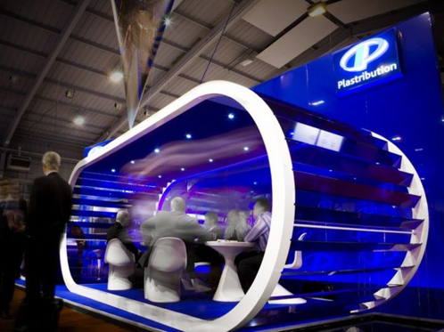 EvioPro's tweet image. Blue neon dipadukan dgn booth berbentuk kapsul waktu jd komposisi pas utk mengundang crowd datang #BoothIdeas