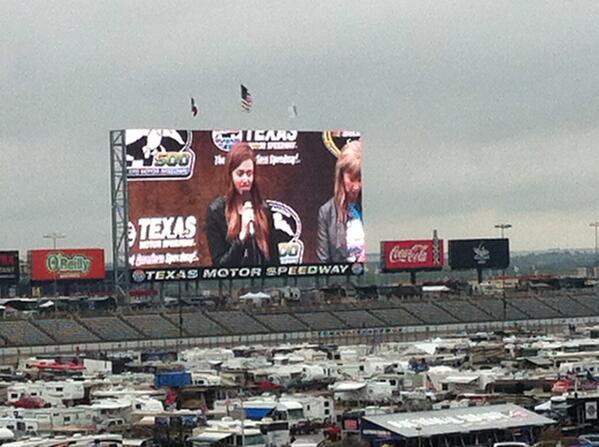 ris_solis's tweet photo. Late post but had so much fun @TheDuckComander500 @williebosshog @bosshogswife @sadierob http://t.co/tBQesHvBzt