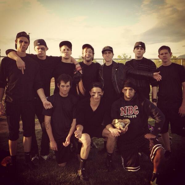 hometownhunks's tweet image. Softball was fun but we still went home and screamed into our pillows and listened to simple plan #emoweek