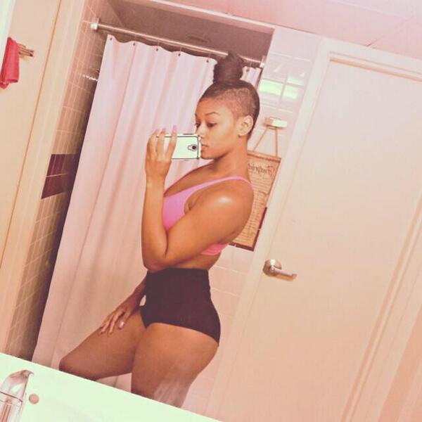 Chief_RAW's tweet photo. “@CocaineColey: Somebody asked was this me. 😳😂 I wish. 😄😍 http://t.co/jUyU6brOob” 😩😍😍 who dat sis