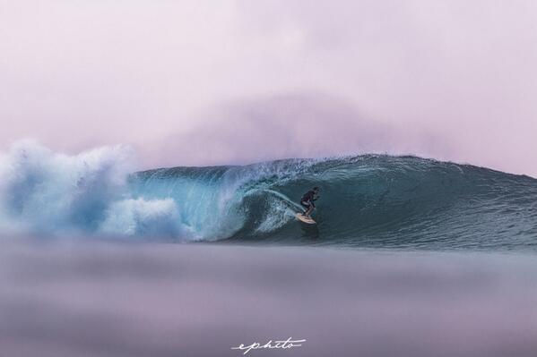 ephcto's tweet image. El legendario Derek Ho #pipe #photography By @ephcto #derekho #surf #hawaii #pipeline @ZonaRadical @donaldobarros