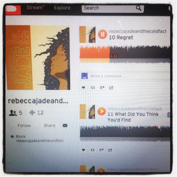 jen_evel's tweet image. Catching up on new tunes! Sounding good @RJANDCOLDFACT 🎶❤️ #sandiegomusic