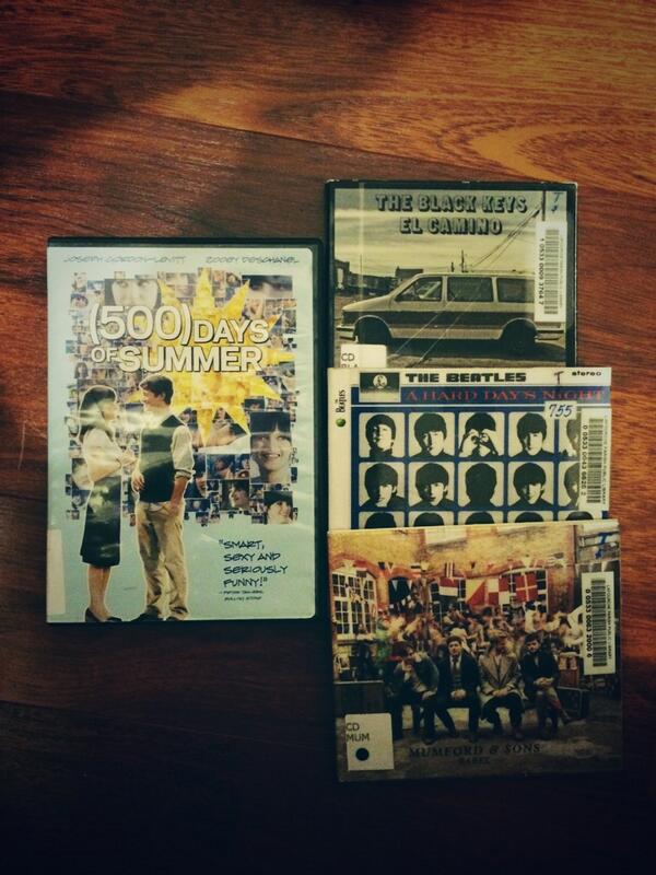 hola_imkarena's tweet image. The day Karena gets a library card. #idontread