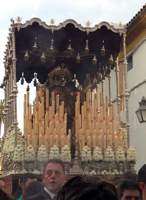 MarisaRivera6's tweet photo. La Sangre...ese manto incomparable de Nuestra Señora de los Ángeles @SemanaSantaCord @iCofradeCordoba @PortalCofrade http://t.co/lcx51b73iG