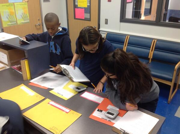 dachperez's tweet photo. Scavenger hunt w/Active Expressions. Who said reviewing is not fun?#smithlc http://t.co/4Wy45qIU2V