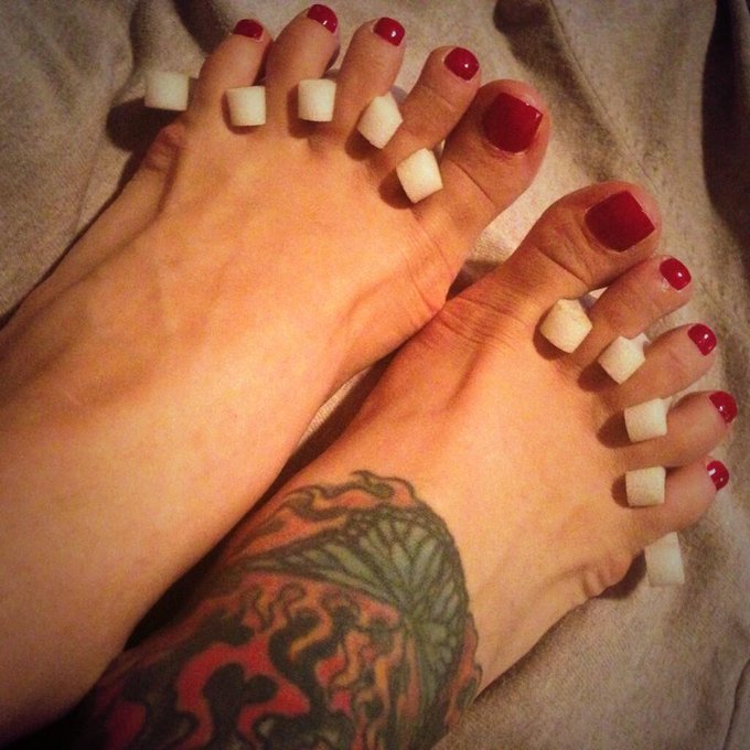 Late night homemade #pedicure while watching The WalkingDead with my man :) http://t.co/K7J9qZWN6U<a href="/tag/pedicure"class="tags">#pedicure</a>