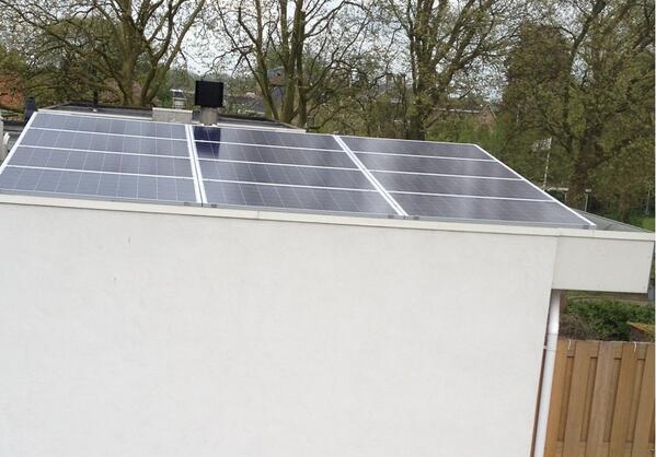 davedais2001's tweet photo. #Zonnepanelen van #HOL installatietechniek draaien op volle toeren !! http://t.co/3Skr8L6qkW