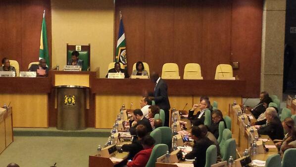 Council discussing #SOCA2014.  @MaimaneAM.