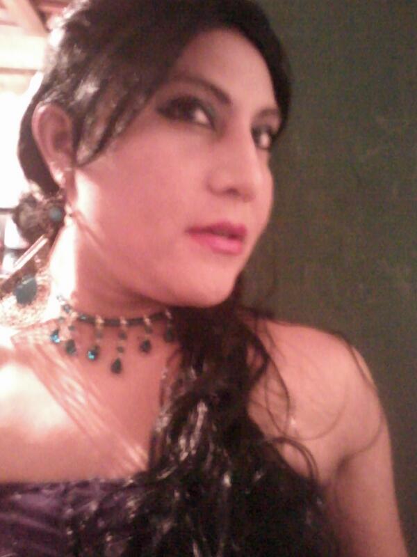 maricarmentv23's tweet photo. @frecuencialatina @frec_latina /#mandomifoto
hola emvio mi foto saludos a todos http://t.co/t2qXib2Mdq