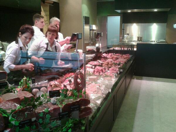 Vandaag weer voor de eerste dag open. Slagerij Pieter Kling Breda, succes.