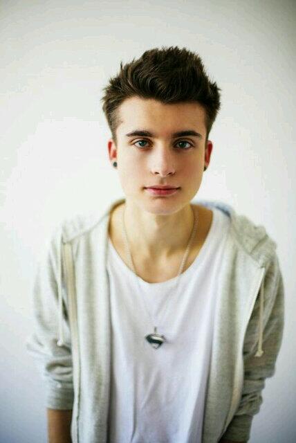 WeeklyChrisSp's tweet image. Nuevo photoshoot de Christian