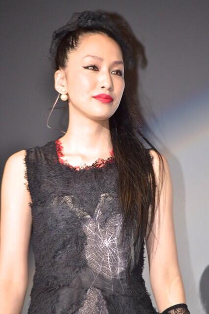 中島美嘉 非公式 Information Ar Twitter 中島美嘉 加藤ミリヤ アメイジング スパイダーマン2 のテーマソングを生熱唱 Http T Co Mu0cu7ltq1 Http T Co Yzuu5ytvts