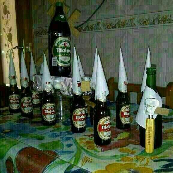 Helio_8_'s tweet photo. Esta noche hay que pegarse la última en @Pub_Camelot .Estaré hoy poniendo musicón. antes partido con botellines a1€ . http://t.co/YDT4EXKdRB