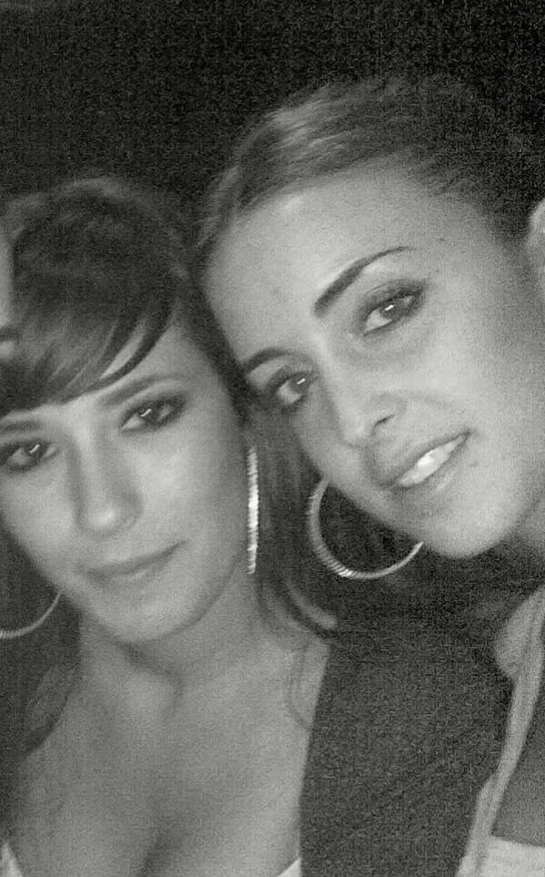 Anarosaac's tweet photo. Felicidades a este bellezon! @michifu90 espero q todos tus deseos se cumplan.. y nos veamos pronto! Un besote bonita http://t.co/onJnP5zmkK