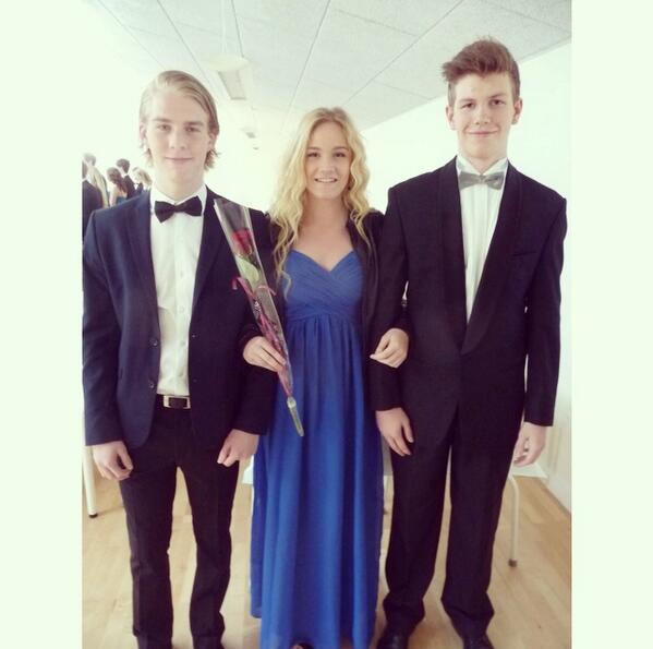 CamillaLPeder's tweet photo. Takker mine gallapartnere for at være de perfekte gentlemens 🙌 http://t.co/o3mBmeAOaL