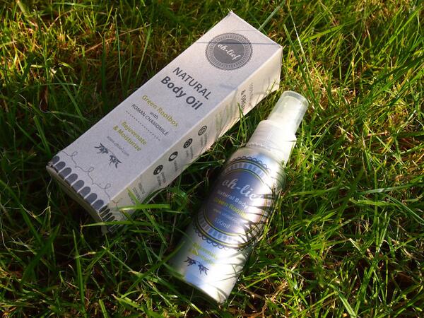 ohlief's tweet image. Our Green Rooibos Body Oil is easily absorbed with a ‘dry-touch’ - you can get dressed immediately after application!