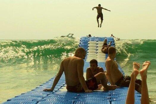 PSFK's tweet photo. Trending: Floating Dock Lets You Sit Atop Breaking Waves - PSFK http://t.co/zerEKxoykO http://t.co/rMWy81M6my