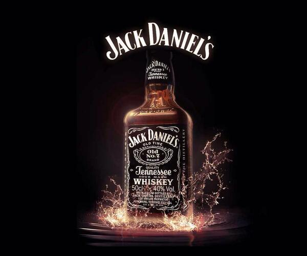JamesRyan08's tweet photo. Long week, much needed! @sutterink @_JessicaDavies @KimFCoates @kittyautumnmeow @WilliamShatner @EmilioRivera48 http://t.co/yBJZSSpgG1