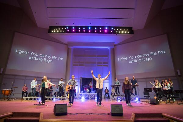CUHeartSong's tweet photo. What an awesome time of worship with our @cedarville family for the debut of #hsReignInUs! http://t.co/8WLoDBIwrR