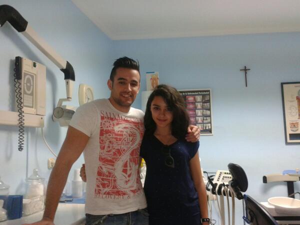 ManuCc74's tweet photo. hoy hemos tenido una paciente especial,la guapisima @carladiz_ #unbesoo http://t.co/Wpd7tdu91u