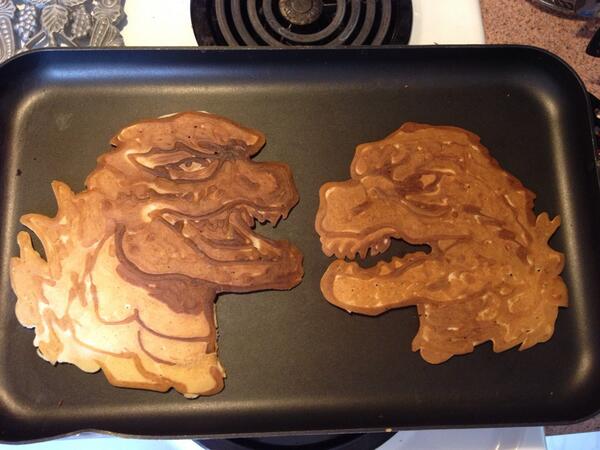 randomtoons's tweet photo. New & Classic Godzilla. @godzillamovie @toho_movie #pancakeart #godzilla #randomtoons
http://t.co/KP3nfnD2G5 http://t.co/zJd5ftIEGY