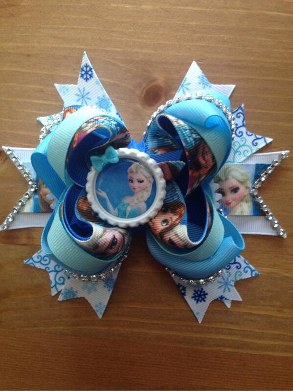 GiggleBuzz's tweet photo. This chill is making us feel a little FROZEN! Bow of the Day! #hairbow #bowstagram #haibows #elsa http://t.co/iVk7EoQPzv