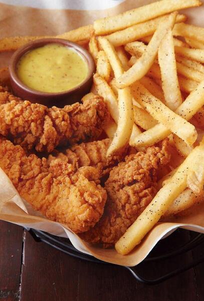 FoodPornTBH's tweet photo. Chicken Tenders and Fries http://t.co/PQrr4X6vnx