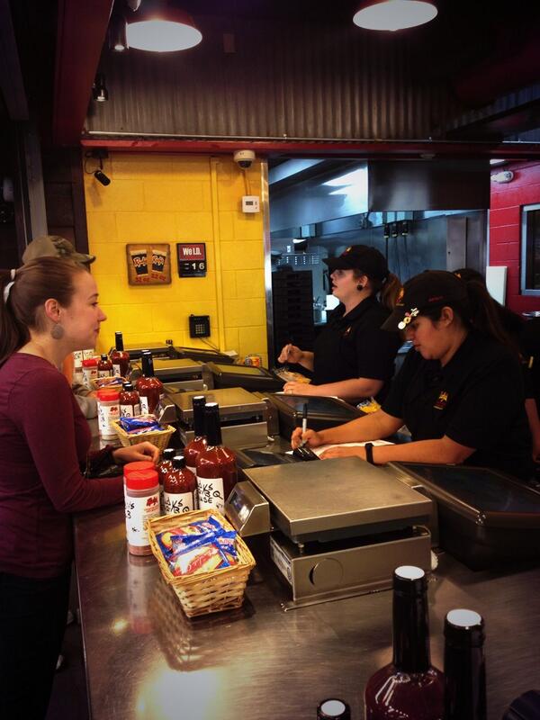 CrysPryde's tweet image. Taco cashier process audit today. #brightandearly #KNTrains #makingdays great job @bnshields1025 &amp;amp; @Griselda2186