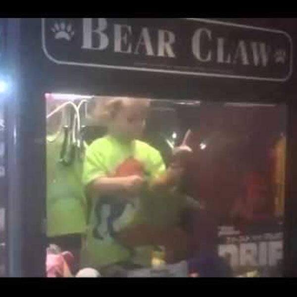 TomRoten's tweet image. #TR Missing Boy Found Safe - in Toy Claw Machine #ClickAndComment 800wvhu.com/articles/weird…