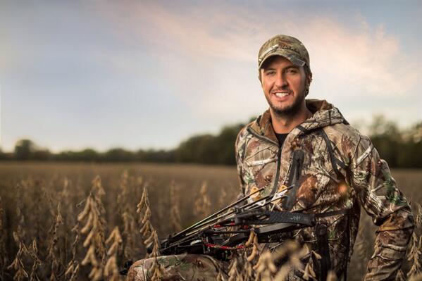 SDG_Calls's tweet image. RT of you would hunt a blind with Luke Bryan!