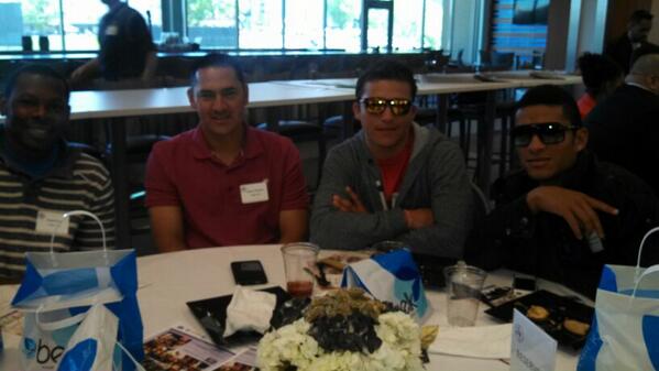 LACCCLT's tweet image. @LACCCLT @KnightsBaseball  players!! #phips #gimenez #sanchez #hernandez.  Monthly lunch. Full house!!