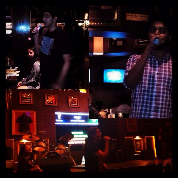 Artistivity's tweet image. Rocking it Hard Rock style! Come join the party @HRCIndia @VDOT_VanHeusen #KaraokeInStyle