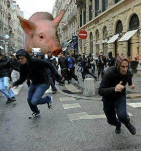 HumourNoir_Off's tweet image. PTDR Godzilla version rebeu !!!