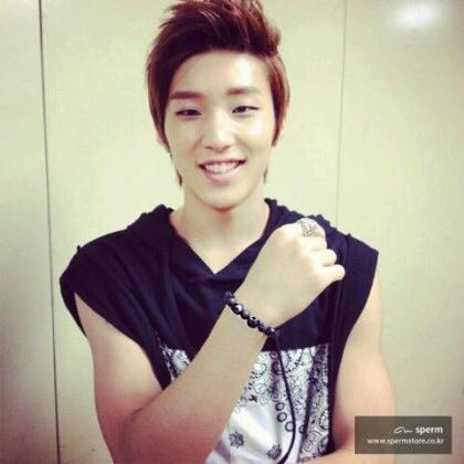 BAPの人気投票！

Jong-upが好きな人はRTお願いします。