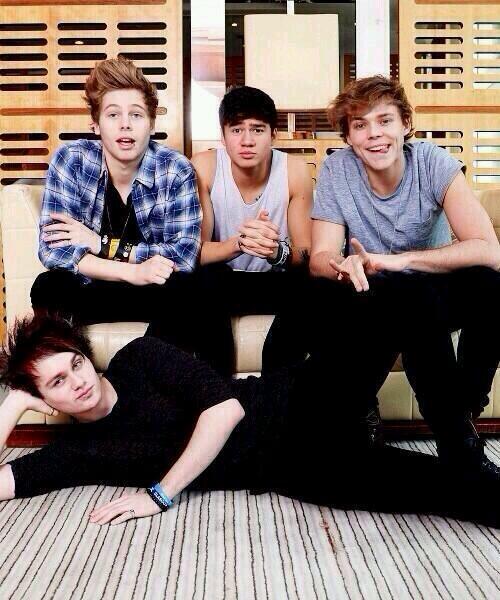 Seven thousand four hundred and thirty-three. One and five. 5sos 2014. One direction and 5sos. One direction and 5sos.