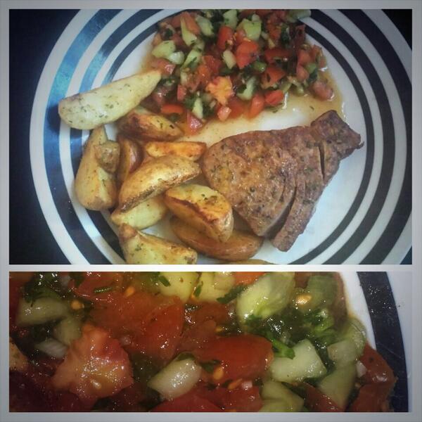 amour_anu's tweet image. Homemade dinner after a good workout. #TunaSteak and #CucumberRelish