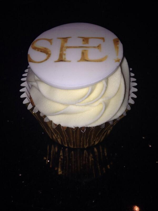 CarlasCakery's tweet photo. @Shefunctionband smashing #camdenrecordclub to bits tonight! Cupcakes are going down a treat too : ) #SHErocks xx http://t.co/PrnjQNwkNB