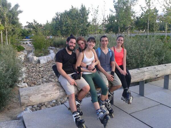 HadaEsteban's tweet photo. Dia de patinaje en #MadridRio con @Moonica1990 @Betomante @HgLaurita  y @Capi http://t.co/mMI0E220Lz