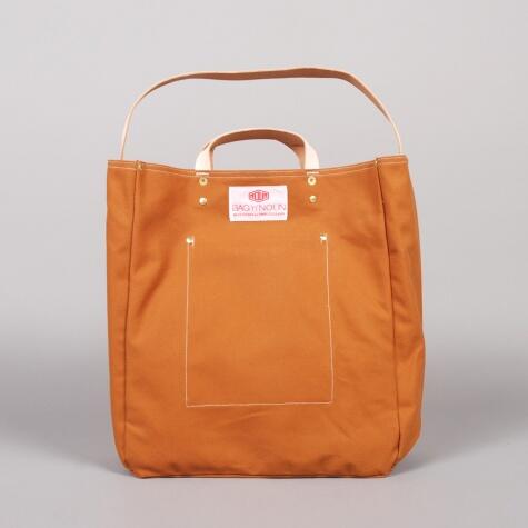 BAG_n_NOUN's tweet photo. RT @swipelife "@BAG_n_NOUN Duck Canvas Tool Gold Bag as #gear companion with #style  #Swipelife   http://t.co/8nffl0d60m"