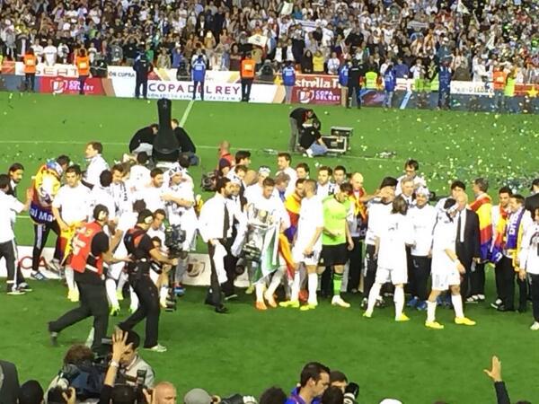PilarRubio_'s tweet photo. Felicidades mi amor @SergioRamos. Orgullosa y feliz de que talento y constancia día a día tengan su recompensa. TQ!! http://t.co/ZiF8XVhGgQ