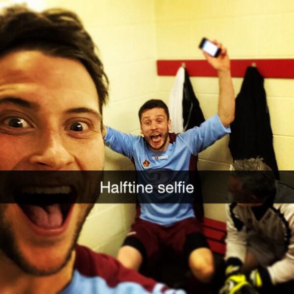 This is how we roll at the snipes #halftimeselfie #greatbanter #cupfinalist #BOOOOOOOOOM