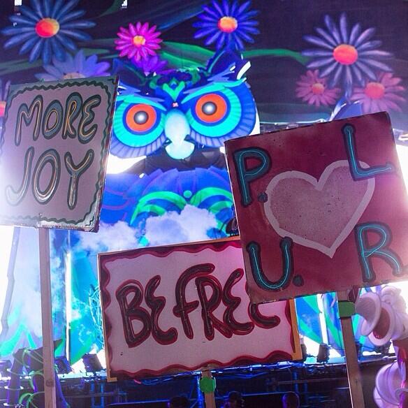 Viri_Riios's tweet photo. ♥♥ "@EDMLifeMx: Hace un mes todo era perfecto en ELECTRIC DAISY CARNIVAL 😍❤️ #EDCMX http://t.co/B0qoLPDLW8"