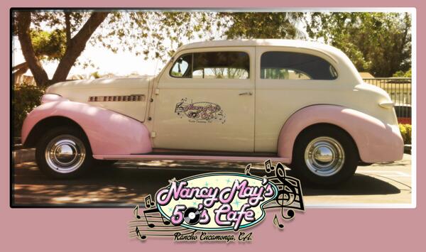 Nancy Mays classic #Chevy #MasterDeluxe is comissioned to promote her #50sCafe right here in @CityOfRC!

#doordecals