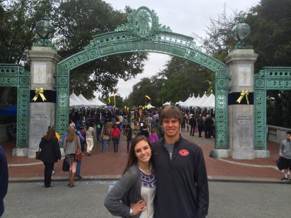 KikitheGator's tweet image. #CalDay and @CASA_OSP sealed the deal! @Flyin_Ryan__ #BerkeleyBound  #UCBerkeley2018 #sharecalday @Steph__Barton