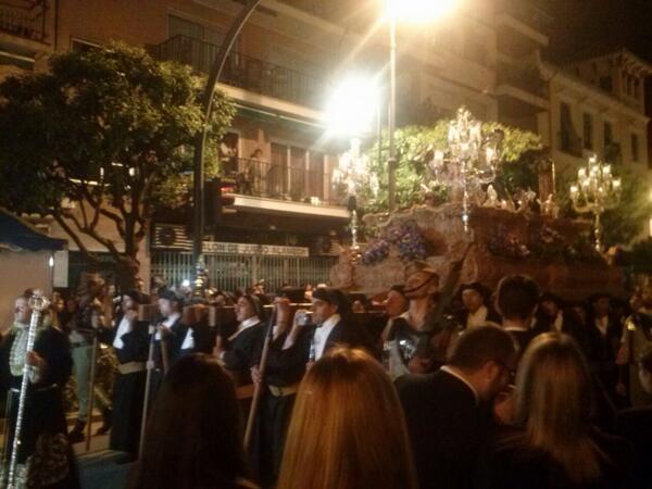 riccina97's tweet photo. A dormir después de la súper procesión de hoy en Antequera #ironía. http://t.co/ZujrSB0k9H