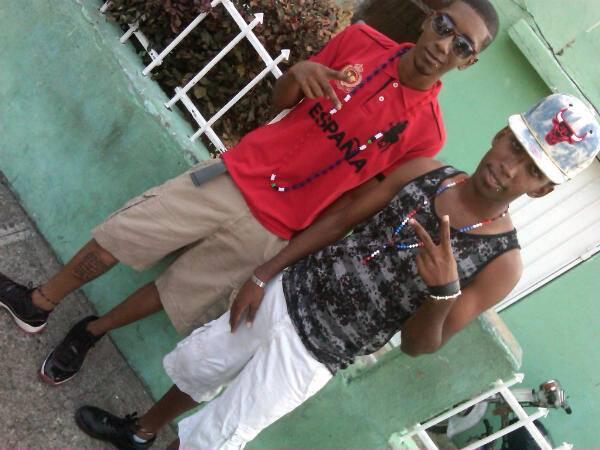 ChuruKuu_03's tweet photo. Yo ii Mii HermanO #JhonDpL http://t.co/7ty5Gg53Nk