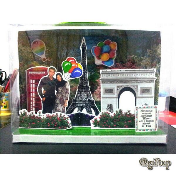 Another gift for beloved one.. pop up box. Buat kamu ngerasa lg di paris bareng seseorang tsyg.. popupbox by giftup
