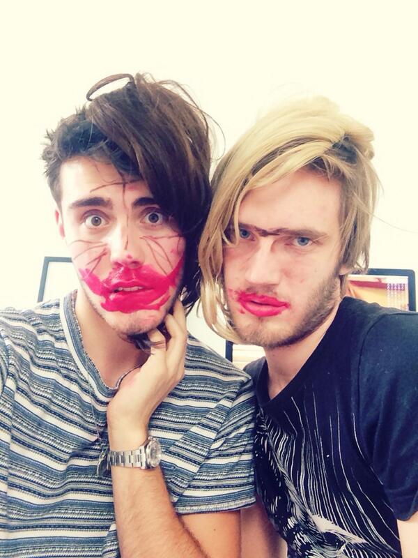 AlfieDeyes's tweet photo. So this happened with @pewdiepie http://t.co/G9wfKbo4ms