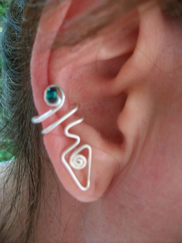 FREE SHIPPING Silver Wire glaucous bead ear-rings for just $15.00 (a 50% savings!) tripleclicks.com/14151872/detai…