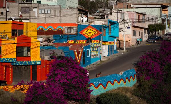 designboom's tweet photo. mexican neighborhood rejuvenated with otomi art by @BOAMISTURA #colorful
http://t.co/IMb15MceR0 http://t.co/amQZ8g7tdE